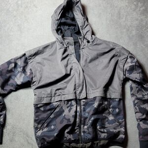 Under Armour Jacket Women XS Black Fitted Gore Windstopper Hooded Zip Up Pockets